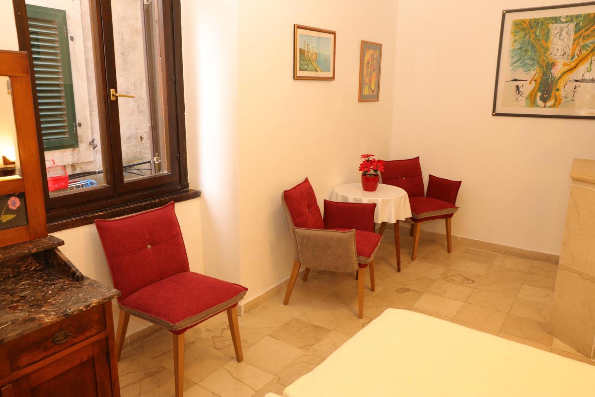 Center Room D16 In The Ancient Roman Palace Split Exterior foto